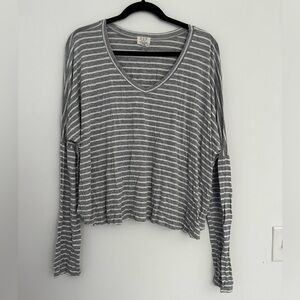 PST Woman’s Grey/White Long Sleeve Shirt | Sz L